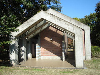 �t�@�~���[�p�[�N���ɂ���g�C��